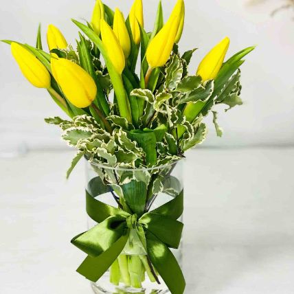 10 Beautifull Tulips Arrangements: Teachers Day Flowers