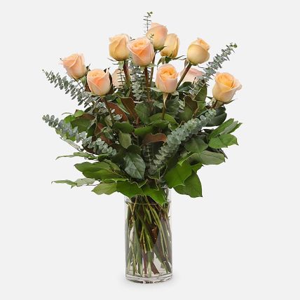Bunch of 12 Peach Roses Vase Arrangement: 
