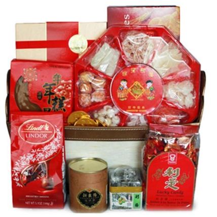 Cakes With Chocolates: Gift Hampers 
