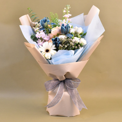 Captivating Mixed Flowers Bouquet: Flower Bouquets Delivery
