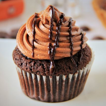 Chocolate Cupcakes 6 Pcs: 