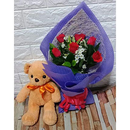 Cuddlesome Love: Flowers and Teddy Bears