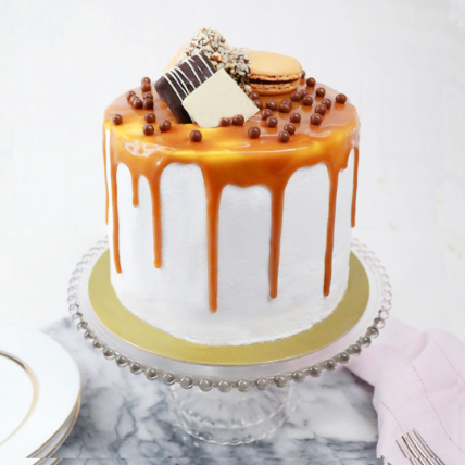 Delectable Salted Caramel Cake: Midnight Delivery Gifts
