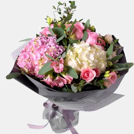 Delicate Love Bouquet: Flower Bouquets 