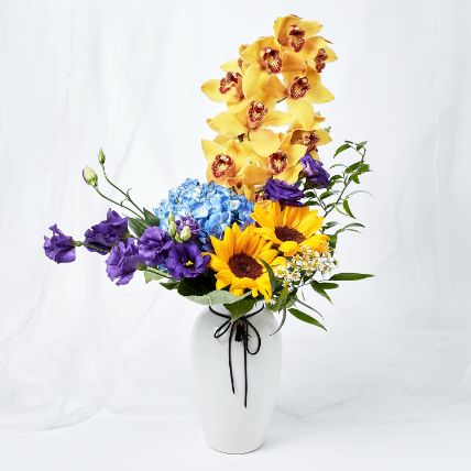 DeLightful Mixed Flowers Ceramic Vase Arrangement: 