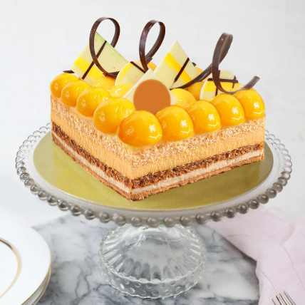Flavourful Mango Soleil Cake: Midnight Delivery Gifts