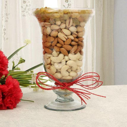 Healthy Dry Fruits Vase: Dry Fruits