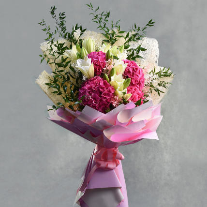 Hydrengea And Lillies Long Bouquet: 