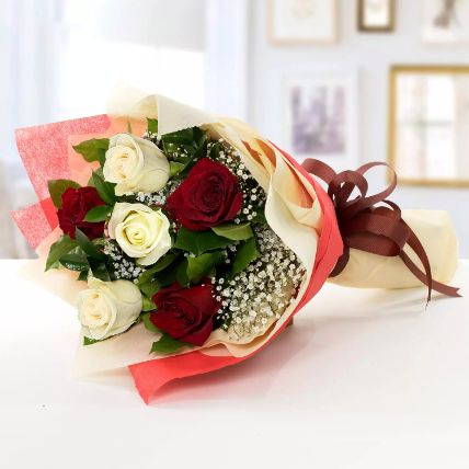 Lovely Red N White Roses: Flowers for Christmas
