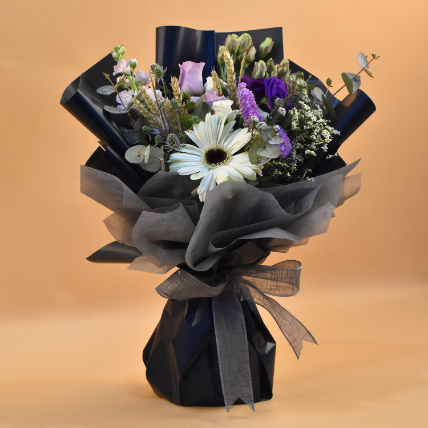 Magnificent Mixed Flowers Bouquet: 