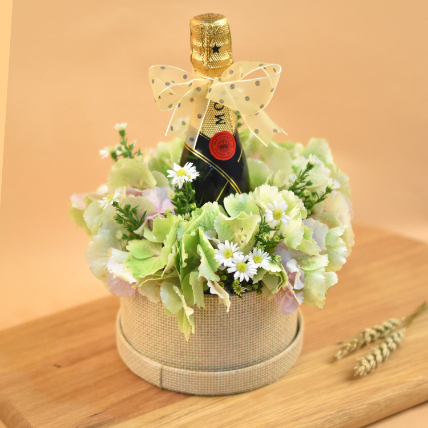 Mixed Flowers & Champagne Gift Box: Combos Gift