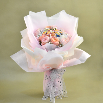 Pink Spray Roses & Chupa Chups Bouquet: 