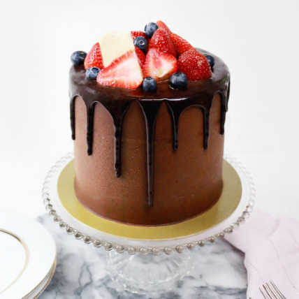 Scrumptious Chocolate Caramel Cake: Midnight Delivery Gifts
