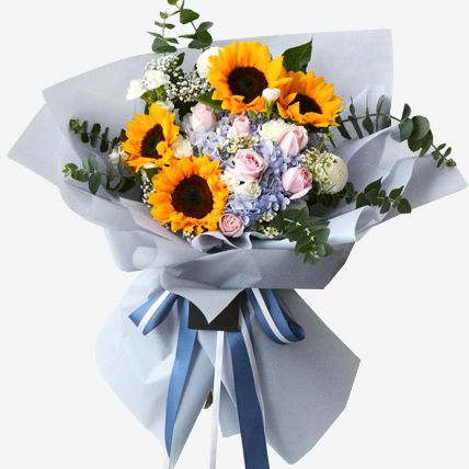 summer happiness floral bunch: Sunflower Bouquets