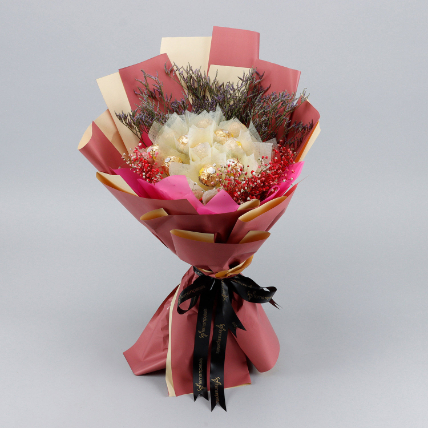 Sweet Rocher Bouquet: 