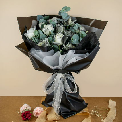 Beautifully Tied Black Roses Bouquet 6 Stems: Flowers Malaysia